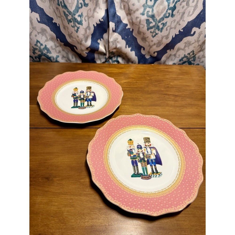 VTG Robert Stanley Home Collection Pink 2PC Christmas Nutcrackers Plates‎ 8.8 in